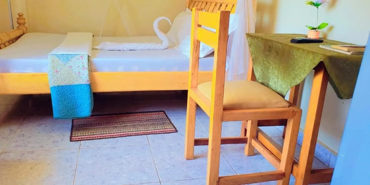 Panzió La Feve Beach Hotel And Safaris Uganda Entebbe